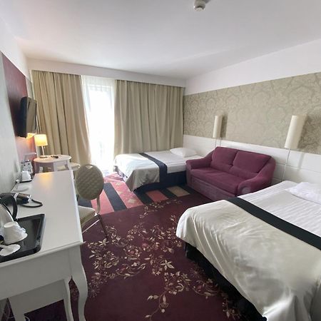 Hotel Lamberton اوتاجيف المظهر الخارجي الصورة