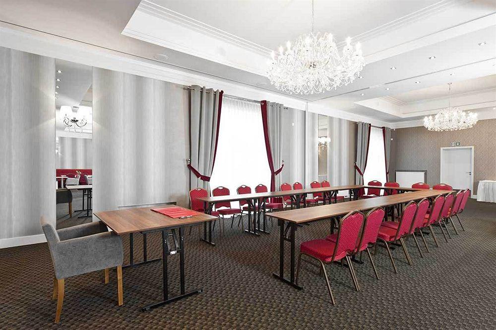 Hotel Lamberton اوتاجيف المظهر الخارجي الصورة