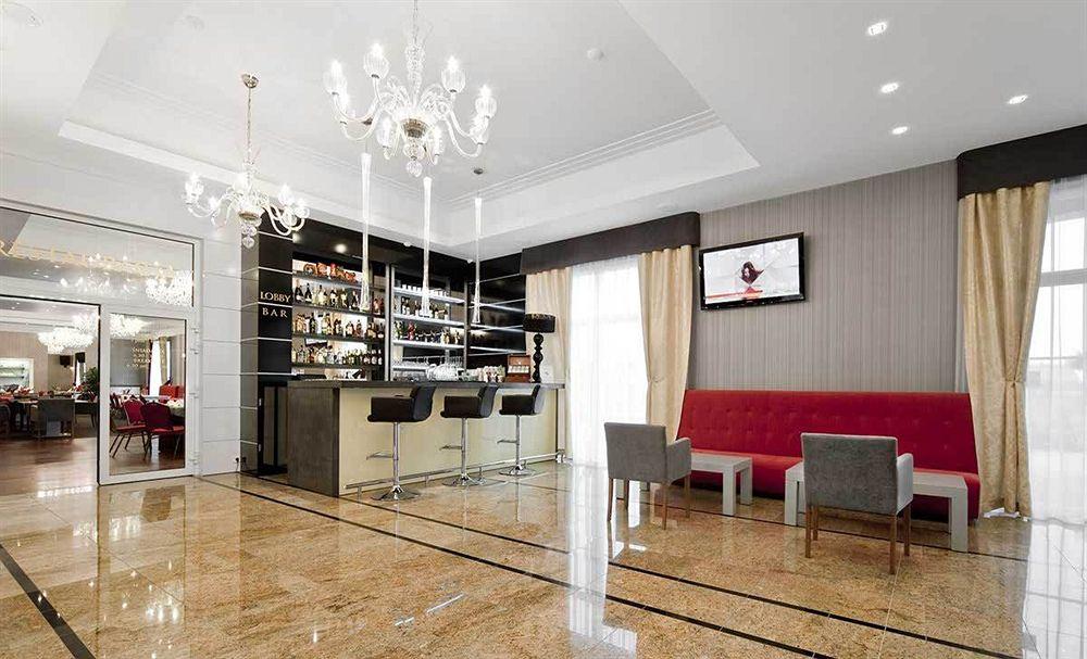 Hotel Lamberton اوتاجيف المظهر الخارجي الصورة
