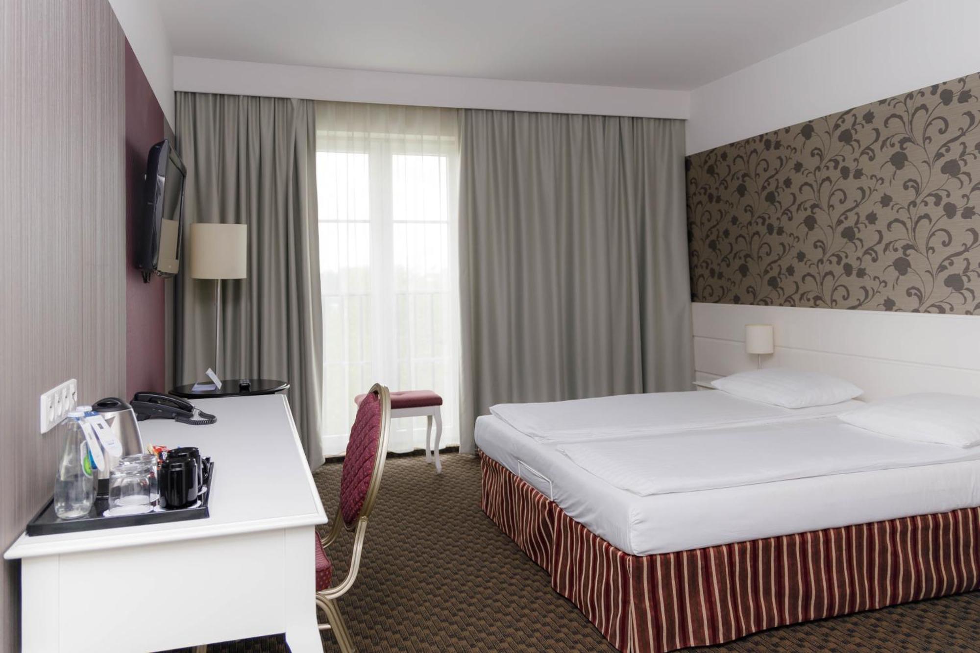 Hotel Lamberton اوتاجيف المظهر الخارجي الصورة
