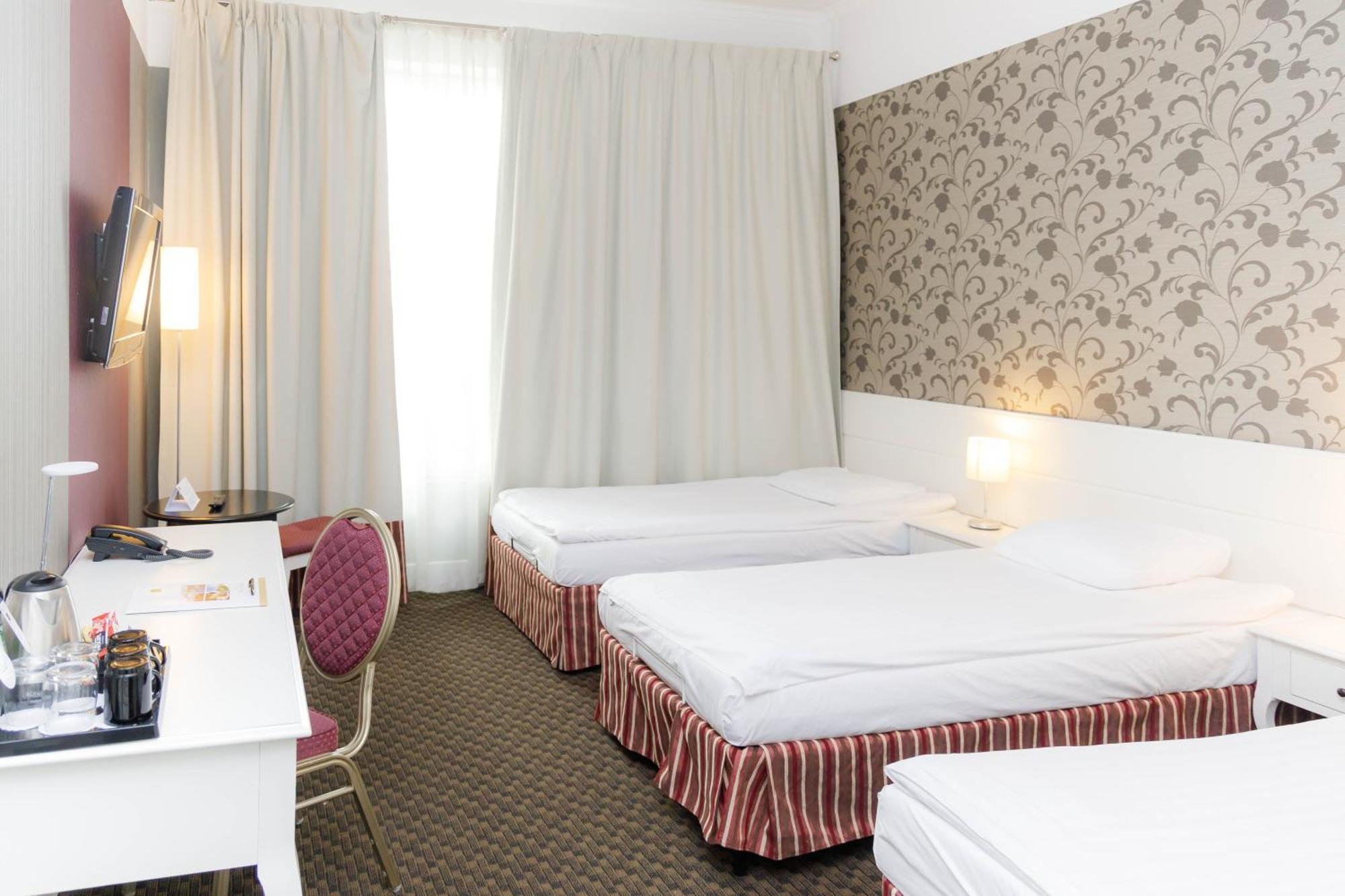 Hotel Lamberton اوتاجيف المظهر الخارجي الصورة