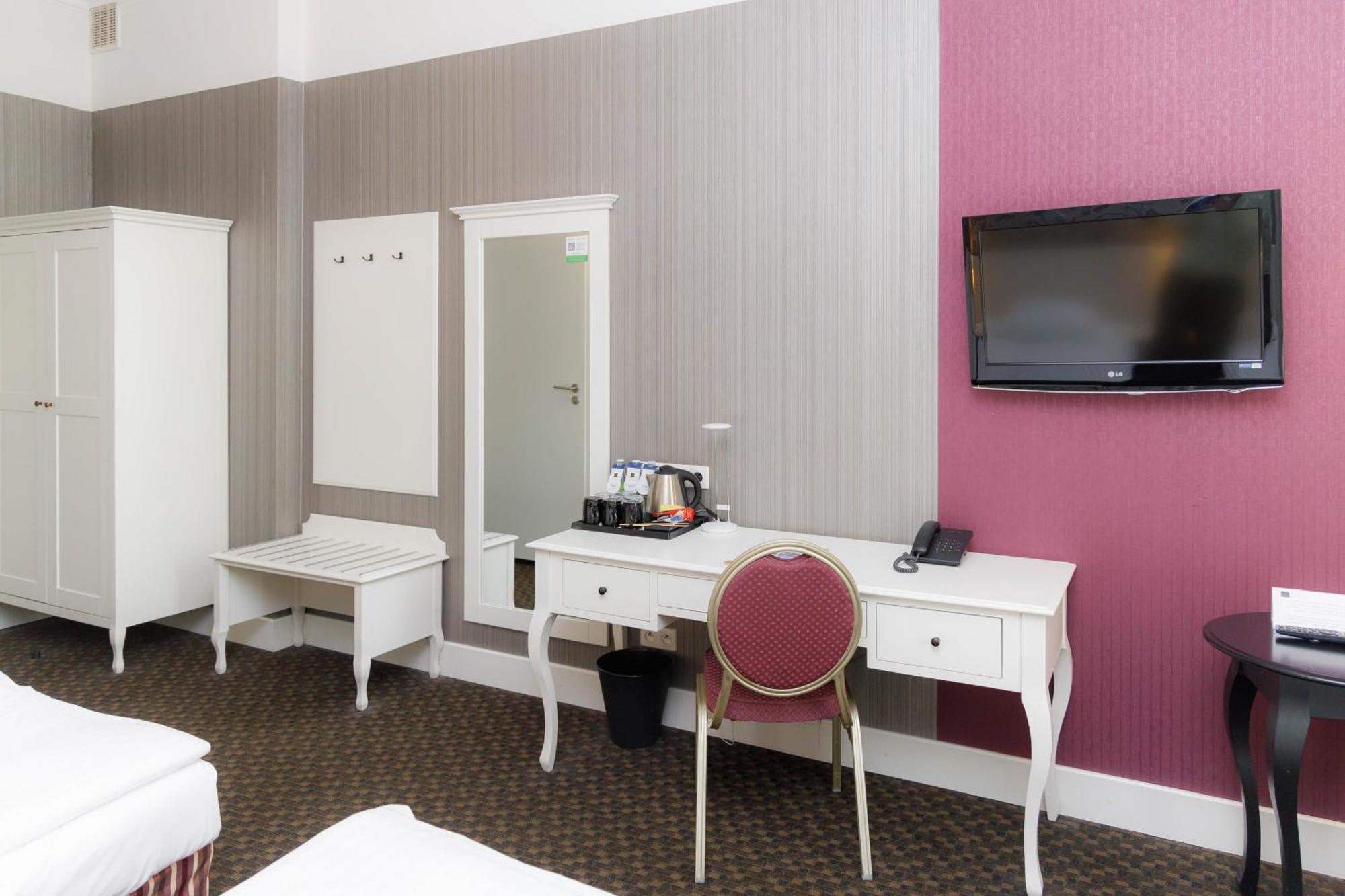 Hotel Lamberton اوتاجيف المظهر الخارجي الصورة