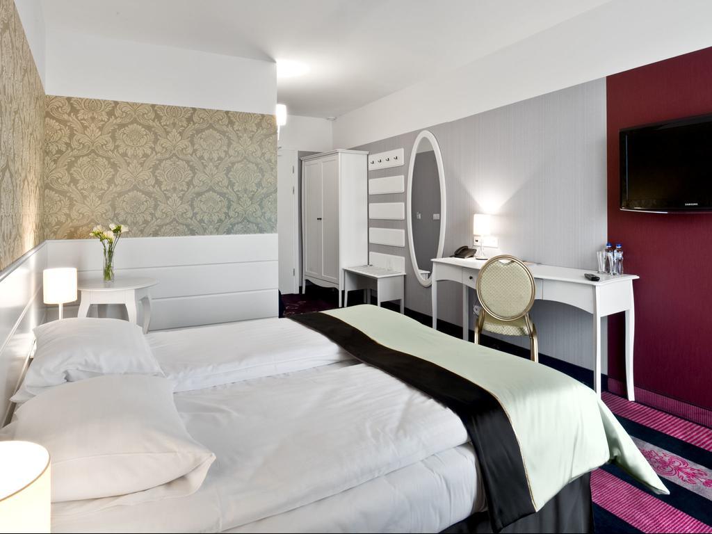 Hotel Lamberton اوتاجيف المظهر الخارجي الصورة